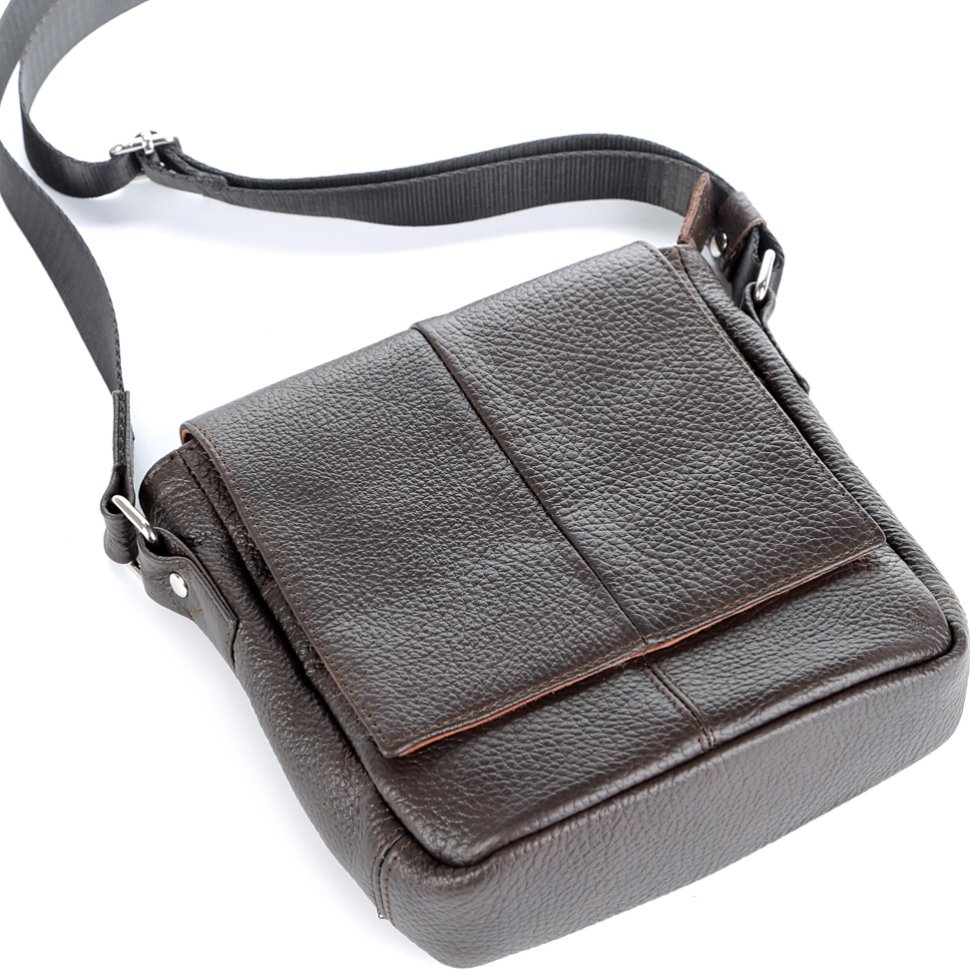Чоловіча шкіряна сумка-планшет темно-коричневого кольору у вертикальному форматі SHVIGEL (00977)