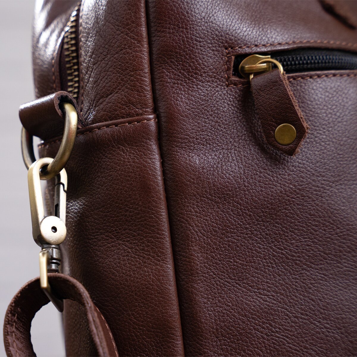 Мужская кожаная коричневая сумка-портфель с отделом для ноутбука SHVIGEL (19109)