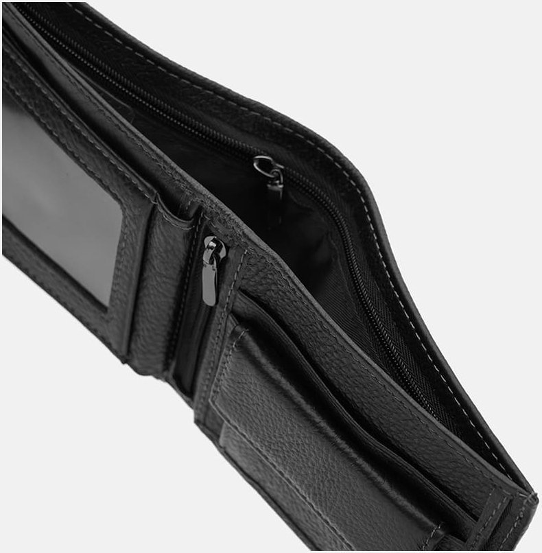 Мужское кожаное портмоне черного цвета с хлястиком на кнопке Ricco Grande 65001