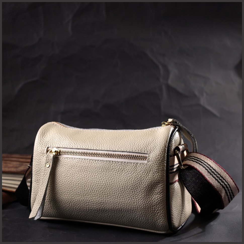 Жіноча наплечна сумка з натуральної шкіри молочного кольору Vintage 2422264
