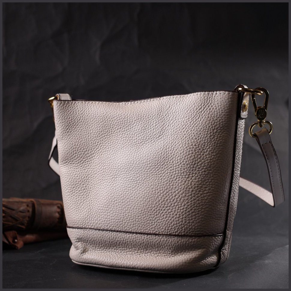 Плечова жіноча сумка з натуральної шкіри молочного кольору на магніті Vintage 2422365