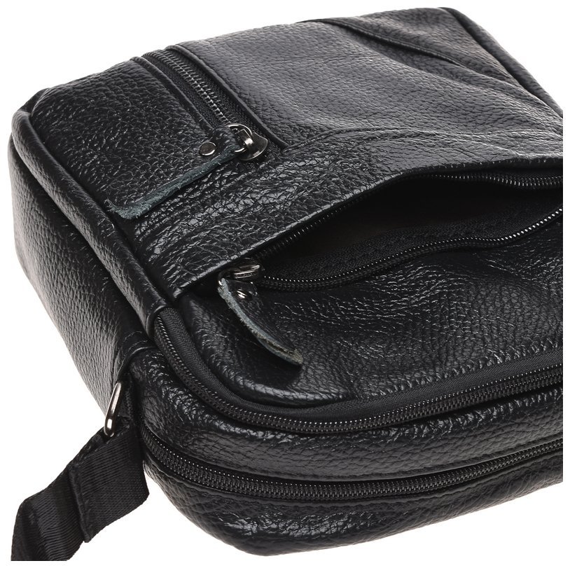 Недорогая мужская сумка из натуральной кожи компактного размера через плечо Borsa Leather (15662)