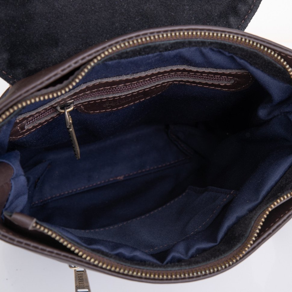 Кожаная мужская сумка через плечо коричневого цвета с золотистой фурнитурой TARWA (19816)