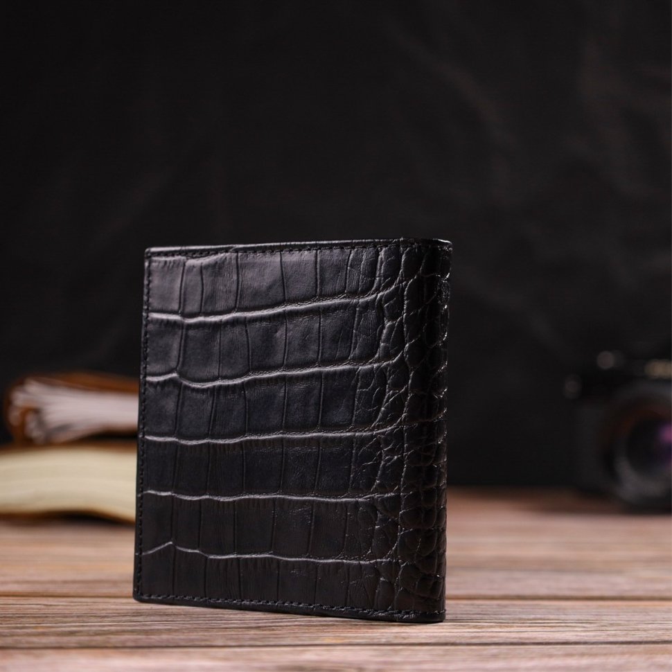 Невеликий шкіряний чоловічий портмоне чорного кольору з тисненням під крокодила CANPELLINI (2421738)