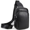 Небольшая мужская кожаная сумка-слинг на плечо в черном цвете Tiding Bag (15885) фото №1 Небольшая мужская кожаная сумка-слинг на плечо в черном цвете Tiding Bag (15885) modnotak фото - 1