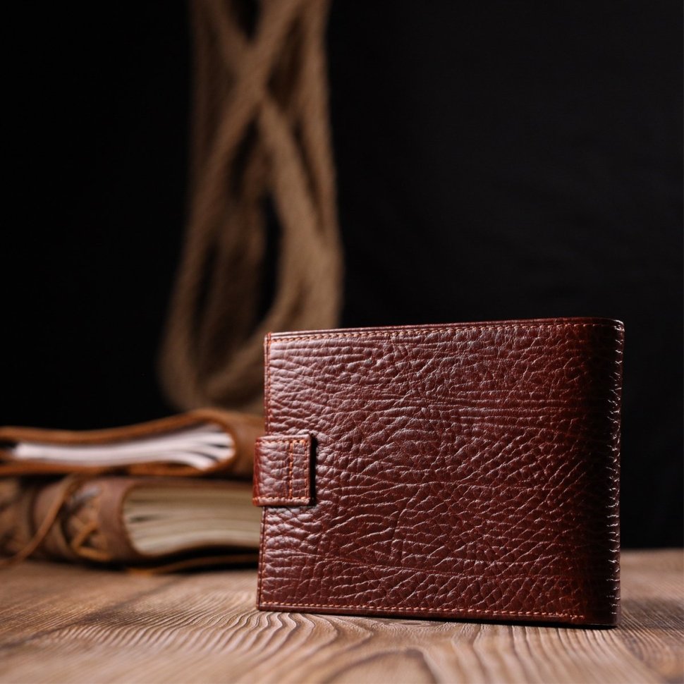 Світло-коричневий чоловічий гаманець із натуральної шкіри з фіксацією на кнопку KARYA (2421088)