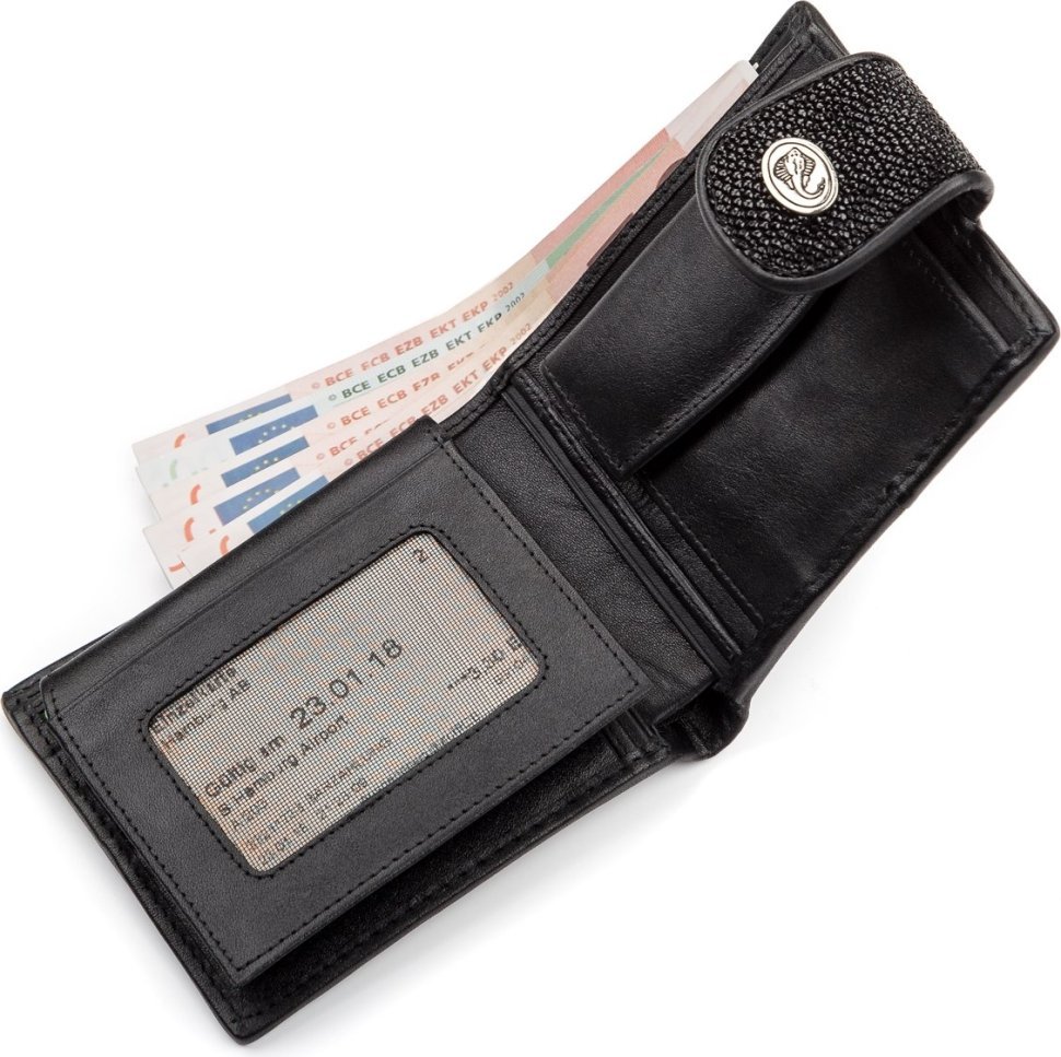 Чорний гаманець з натуральної шкіри морського ската з хлястиком STINGRAY LEATHER (024-18002)