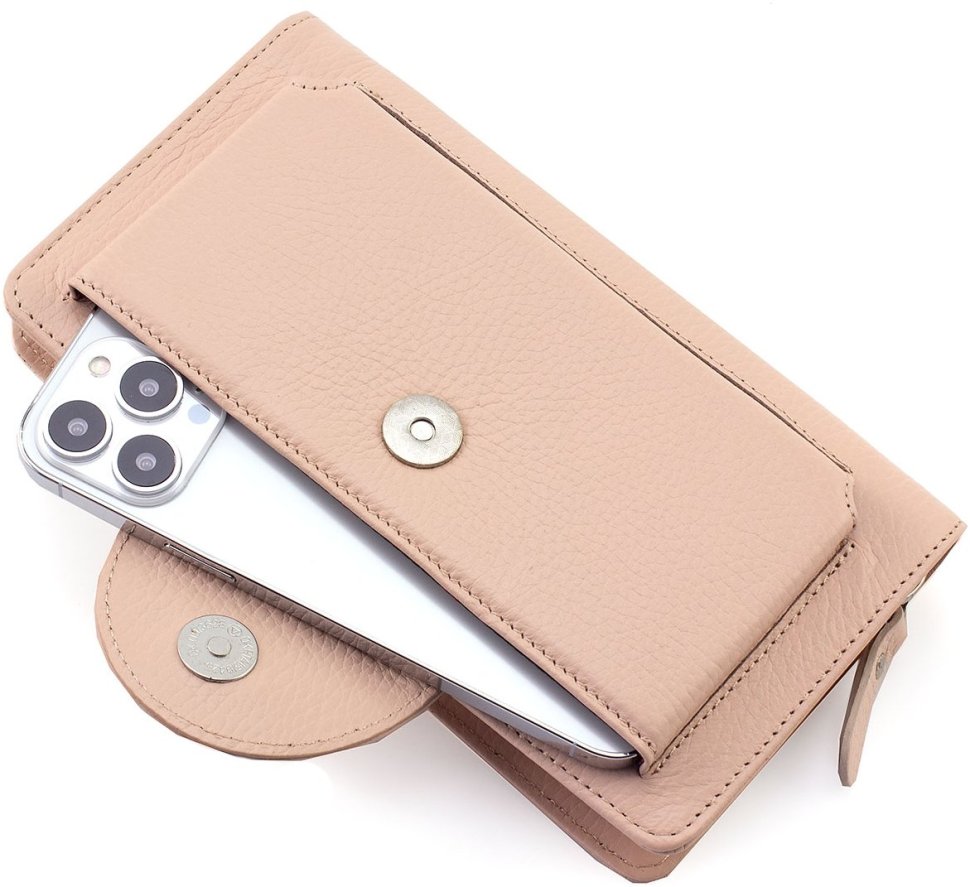 Жіночий шкіряний гаманець-клатч пудрового кольору з кистьовим ремінцем Karya 67502