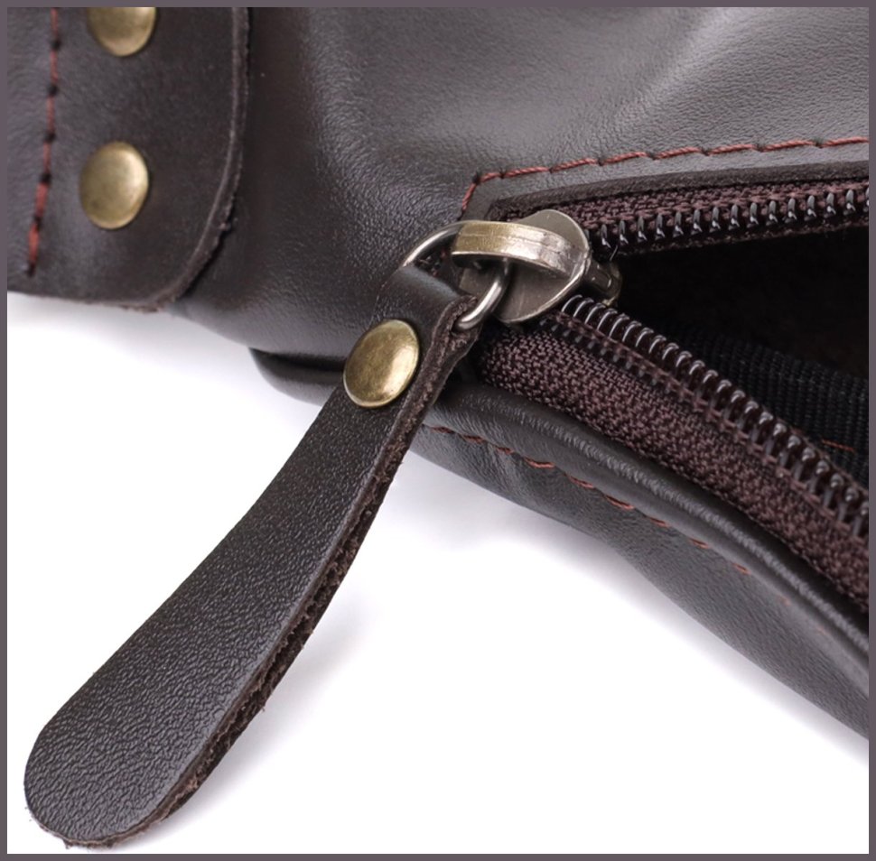 Мужская сумка бананка из гладкой натуральной кожи Shvigel 95103 коричневого цвета modnotak фото №7