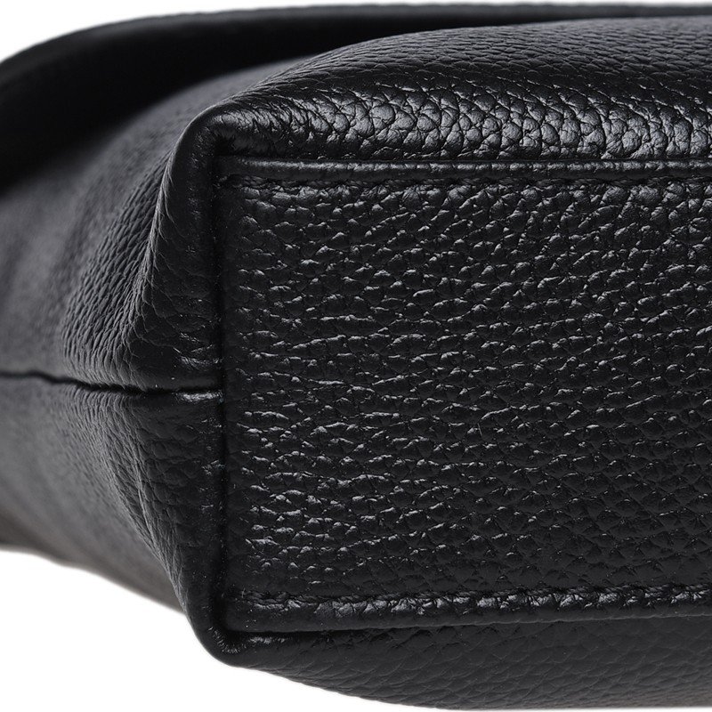 Практична чоловіча шкіряна сумка в чорному кольорі з фіксацією на клапан Keizer (21357)