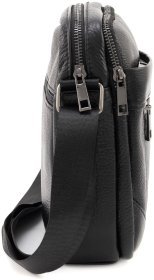 Мужская небольшая кожаная наплечная сумка черного цвета Leather Collection 90804