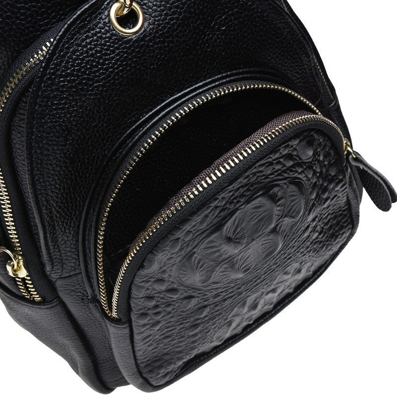 Жіночий шкіряний рюкзак середнього розміру в чорному кольорі Keizer (19335)