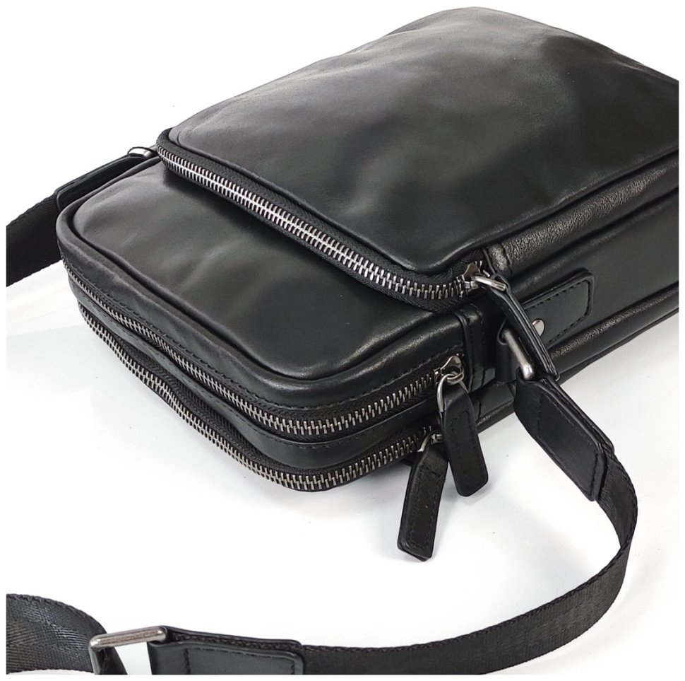 Компактна чоловіча сумка-планшет із гладкої шкіри чорного кольору на дві блискавки Tiding Bag 77604