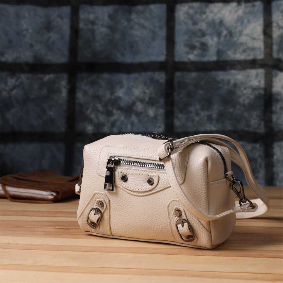 Компактная женская сумка на каждый день из фактурной кожи белого цвета Vintage 98204 modnotak фото №9