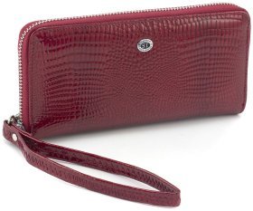Місткий жіночий гаманець із лакової шкіри під рептилію у червоному кольорі ST Leather 70805