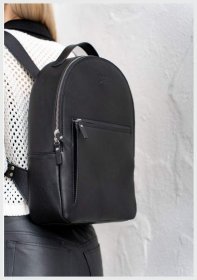 Повседневный женский рюкзак из натуральной высококачественной кожи черного цвета BlankNote Groove M 79005