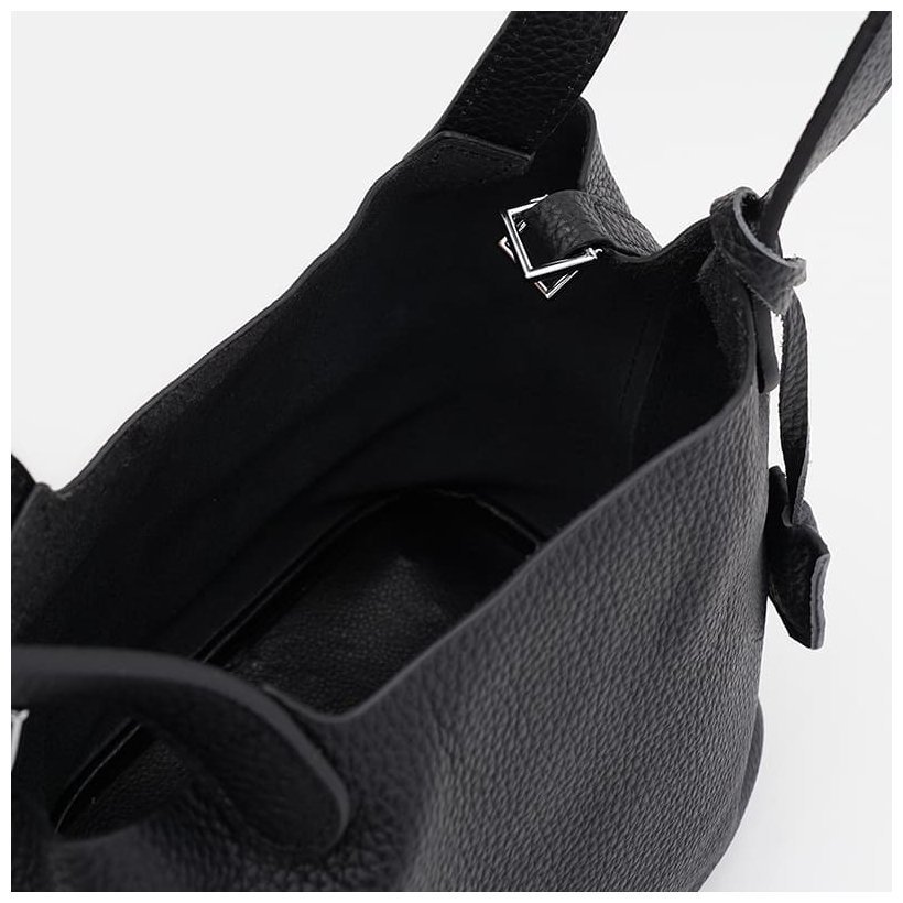 Невелика жіноча шкіряна сумка чорного кольору з двома ручками Keizer 71606