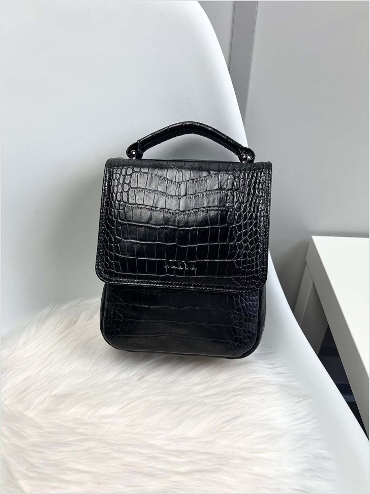 Шкіряна сумка чорного кольору з тисненням під крокодила KARYA (0795-53)