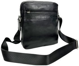 Небольшая плечевая мужская сумка из гладкой кожи черного цвета Tiding Bag 77606