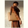 Жіноча сумка-шоппер із високоякісної натуральної шкіри темно-бежевого кольору BlankNote Walker Mini 79106 - 3