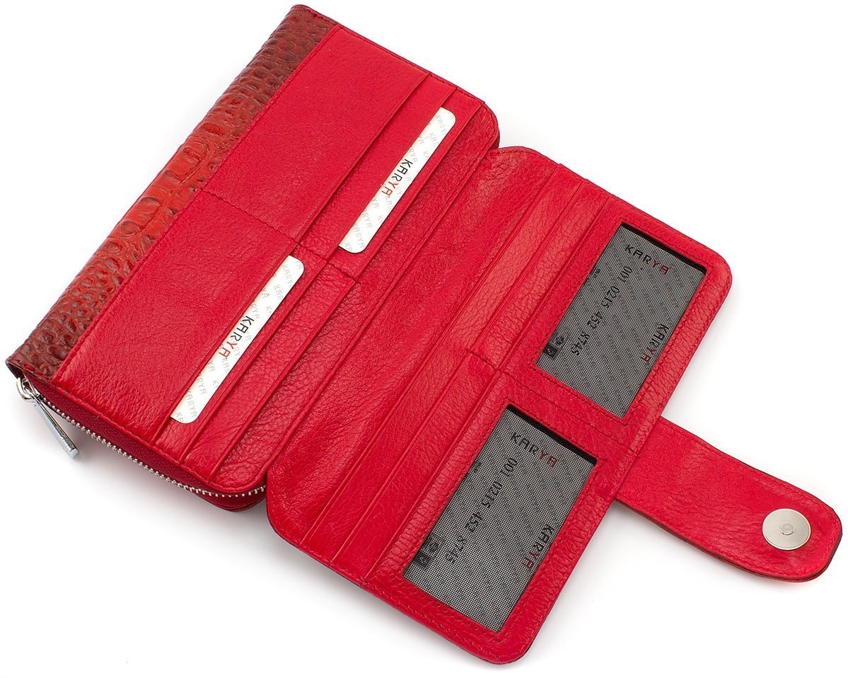 Женский кожаный кошелек-клатч красного цвета с фактурой под рептилию KARYA (19967)