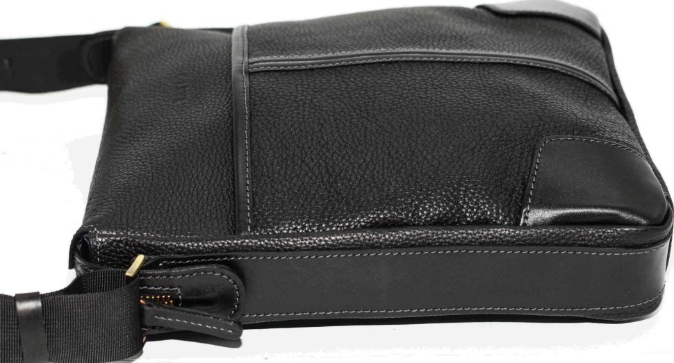 Чорна шкіряна чоловіча сумка Флотар середнього розміру VATTO (11649)