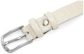 Узкий лакированный ремень с фактурой кожи под рептилию молочного цвета Remar 21203