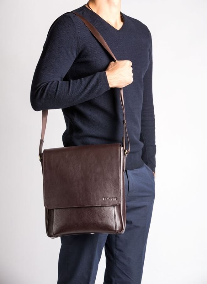 Мужская сумка-мессенджер из натуральной кожи шоколадного цвета с фиксацией на клапан Blamont (15848)