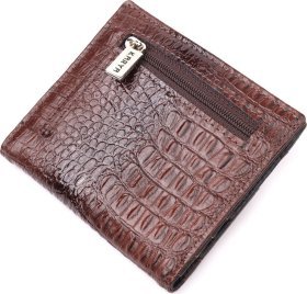 Коричневая визитница из натуральной кожи с фактурой под крокодила на магнитах KARYA (2420994)