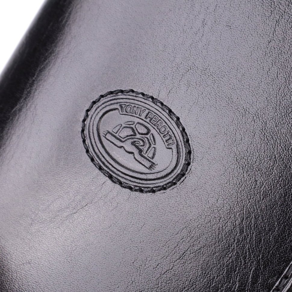 Классическая кожаная обложка для паспорта с отделением для пластиковых карт Tony Perotti  черного цвета 108108 modnotak фото №5