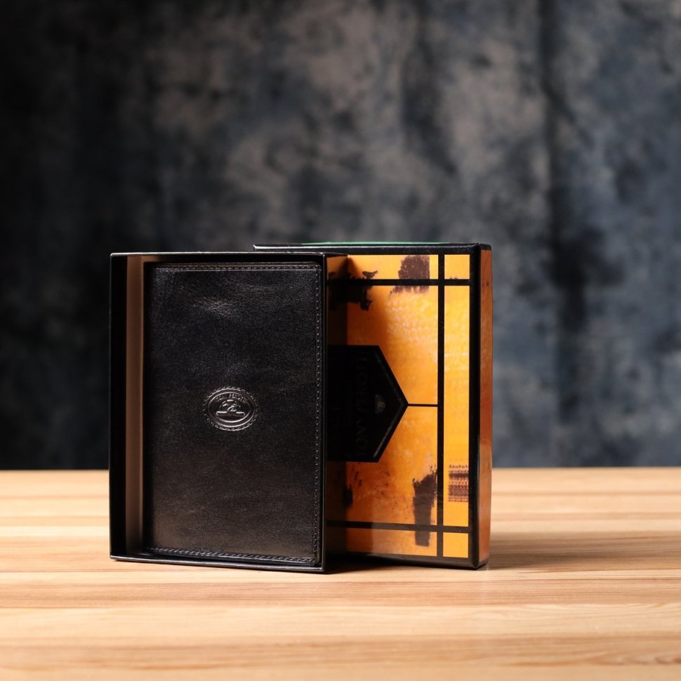 Классическая кожаная обложка для паспорта с отделением для пластиковых карт Tony Perotti  черного цвета 108108 modnotak фото №9