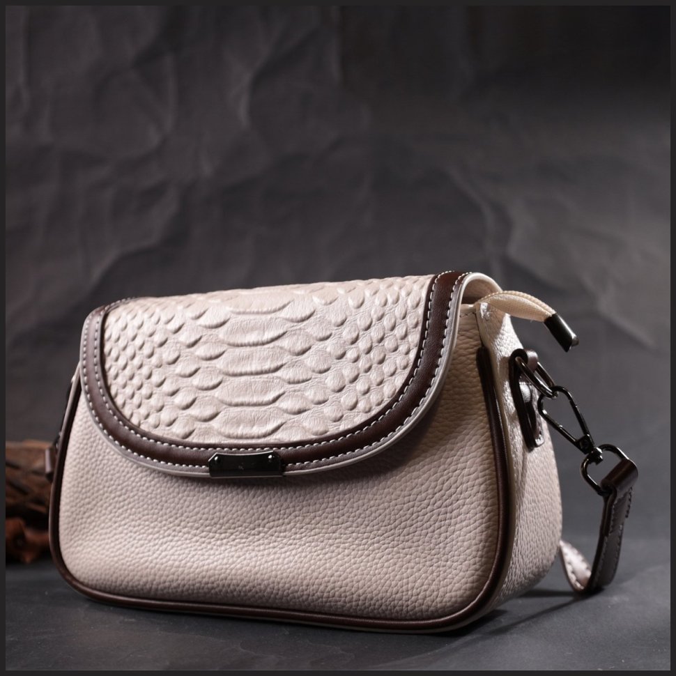 Молочна жіноча сумка-кроссбоді з натуральної шкіри з коричневою окантовкою Vintage 2422372
