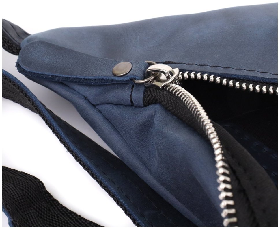 Вместительная мужская бананка из винтажной кожи Shvigel 95109 синего цвета фото №7 Вместительная мужская бананка из винтажной кожи Shvigel 95109 синего цвета modnotak фото №7