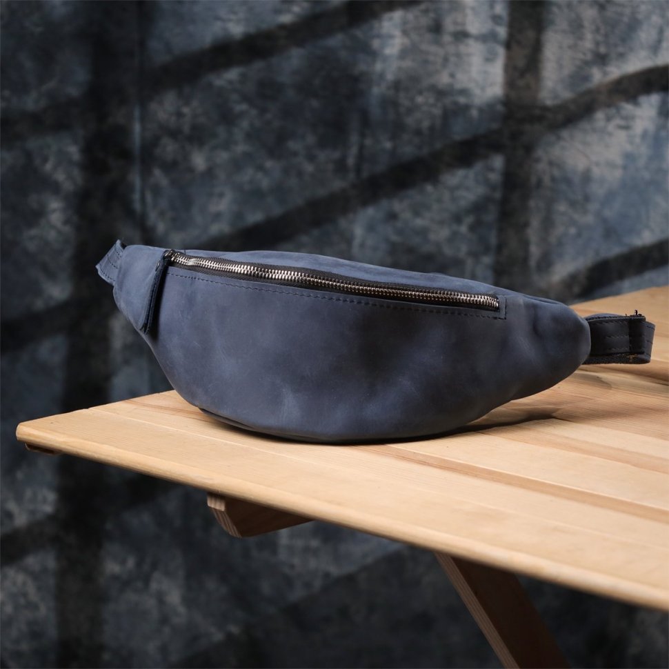 Вместительная мужская бананка из винтажной кожи Shvigel 95109 синего цвета фото №10 Вместительная мужская бананка из винтажной кожи Shvigel 95109 синего цвета modnotak фото №10