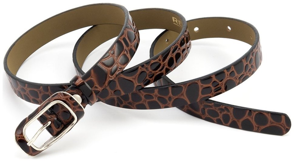 Узкий женский ремень кожаный лаковый с фактурой под рептилию коричневый Remar 21205 modnotak фото №4