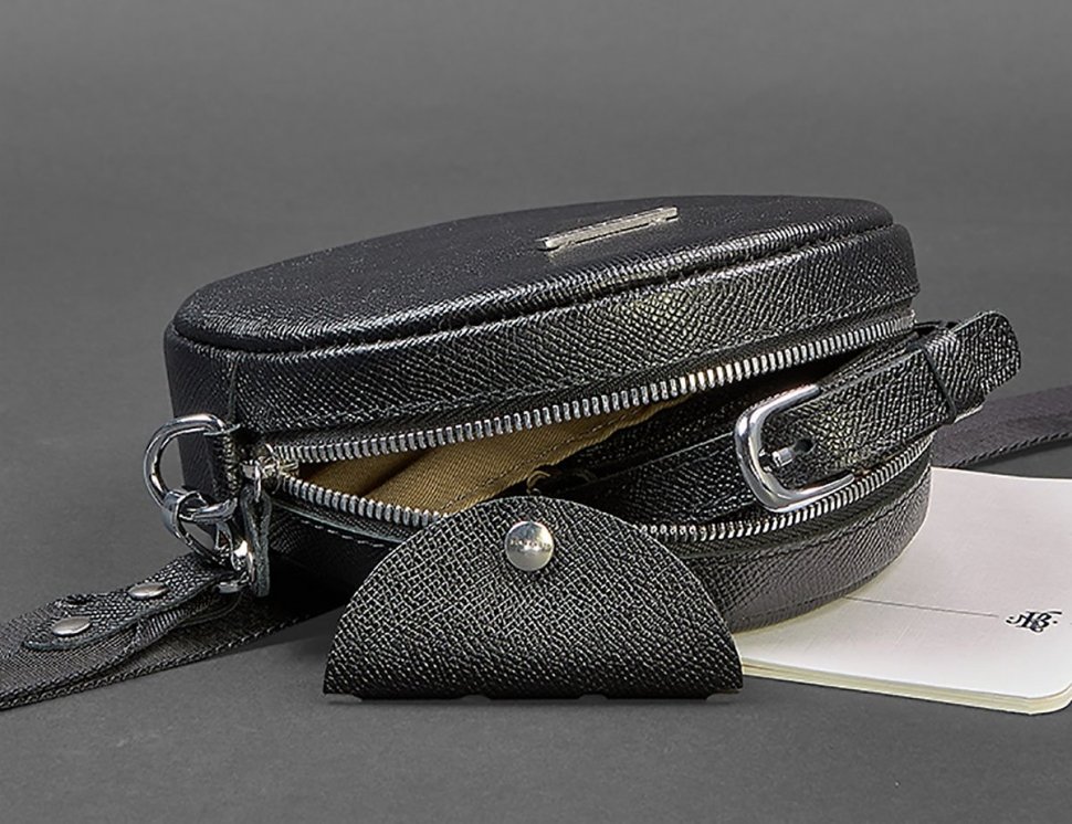 Стильна кругла сумка чорного кольору з натуральної шкіри BlankNote Tablet Blackwood (12828)