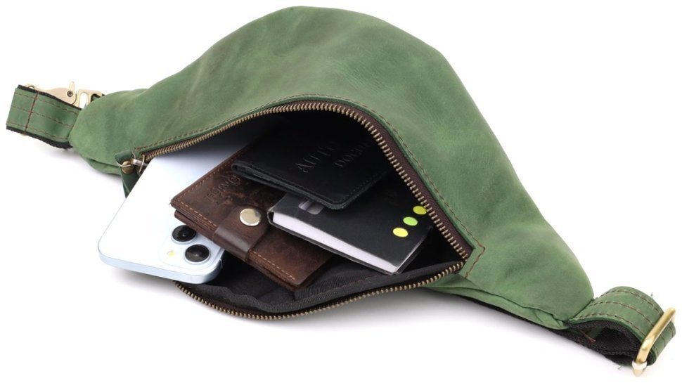 Мужская сумка-бананка из качественной винтажной кожи зеленого цвета Shvigel 95110 modnotak фото №8