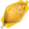 Яскрава жіноча ключниця жовтого кольору із фактурної шкіри на змійці Shvigel (2416540) - 4