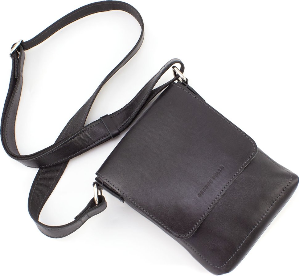 Черная мужская сумка маленького размера из натуральной кожи на плечо Grande Pelle (19318)