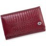 Червоний жіночий лакований гаманець середнього розміру з натуральної шкіри під рептилію ST Leather 70811 - 3