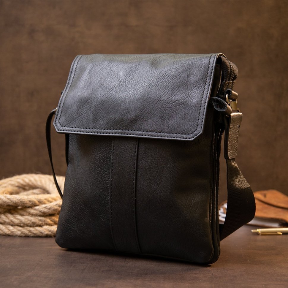 Чорна сумка-планшет з фактурної шкіри з клапаном Vintage (20442)