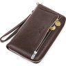 Коричневий шкіряний чоловічий гаманець-клатч на блискавці KARYA (2417068) - 5