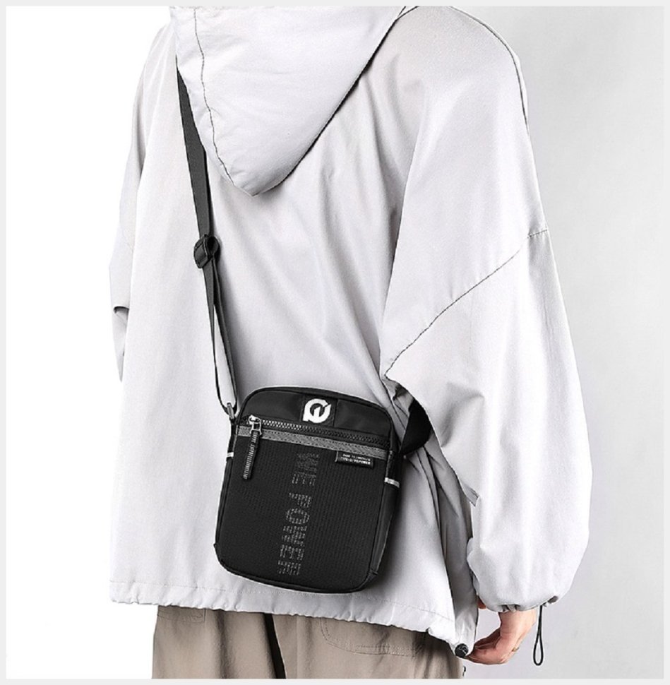 Текстильная мужская сумка среднего размера с плечевым ремешком Confident 77411