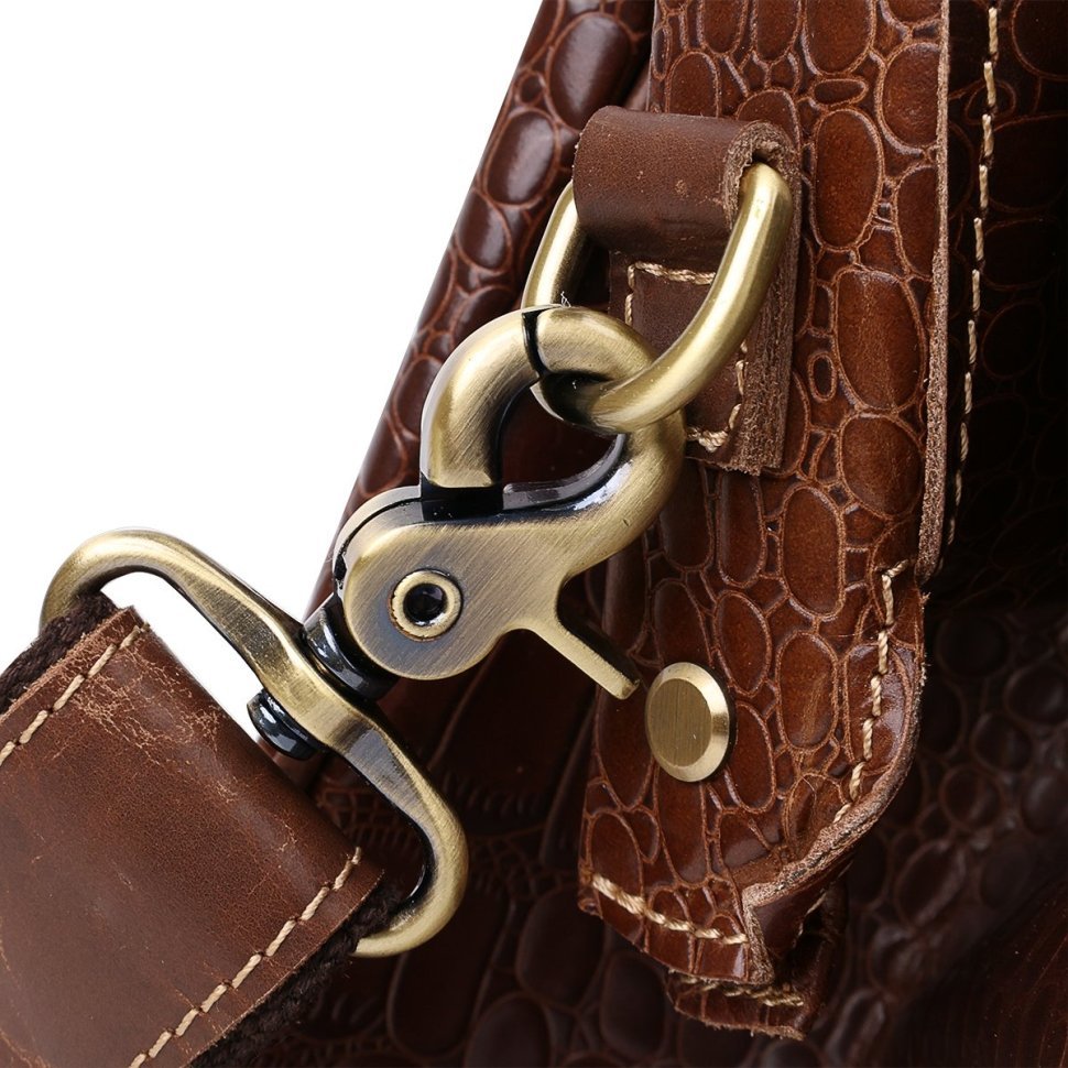 Шкіряна добротна дорожня сумка коричневого кольору з фактурою під рептилію Vintage (14285)