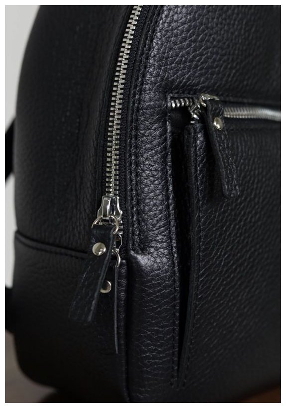 Черный женский рюкзак-сумка из натуральной кожи с выраженной фактурой BlankNote Groove S 79011