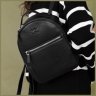 Чорний жіночий рюкзак-сумка з натуральної шкіри із вираженою фактурою BlankNote Groove S 79011 - 10