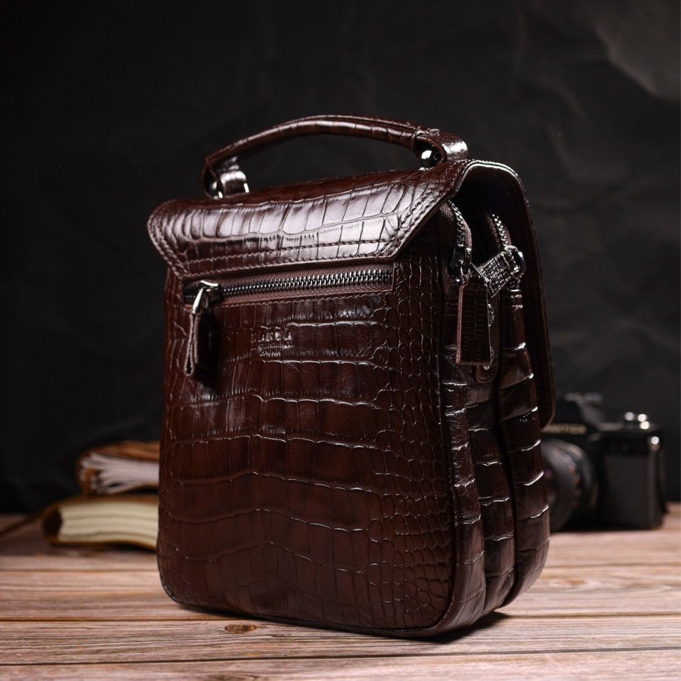 Комплектна чоловіча сумка-барсетка коричневого кольору з натуральної шкіри з тисненням під крокодила KARYA (2421946)