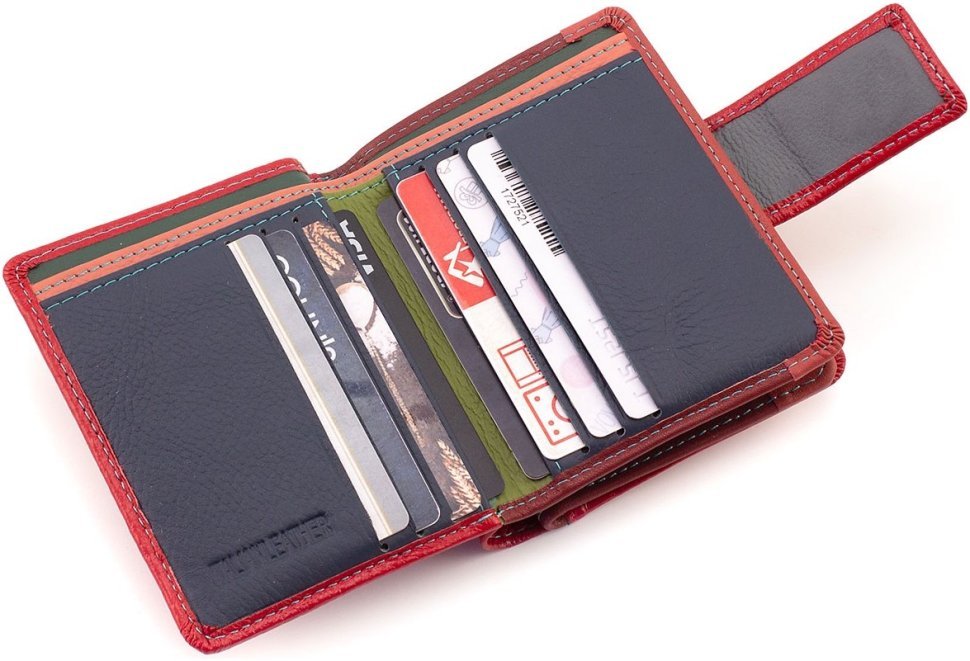 Жіночий гаманець з натуральної шкіри червоного кольору зі зручностями під документи ST Leather 1767312