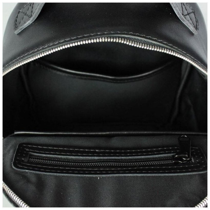 Женский рюкзак-сумка из гладкой кожи классического черного цвета BlankNote Groove S 79012