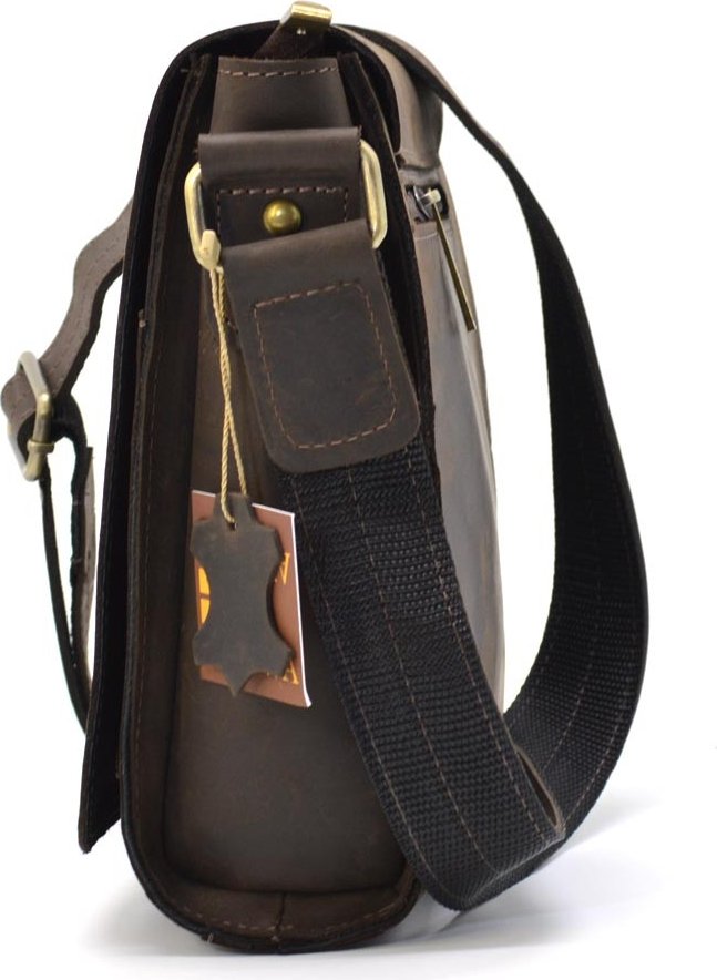 Наплечна чоловіча сумка-месенджер вертикального типу з вінтажної шкіри TARWA (19819)